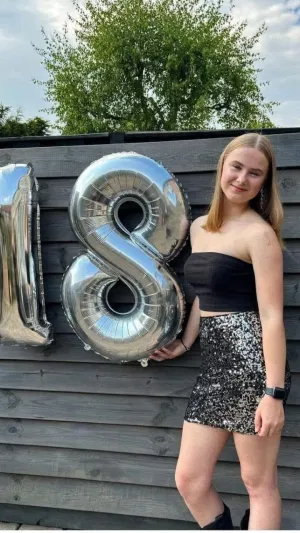 hrhey44, 22 years old from United Kingdom