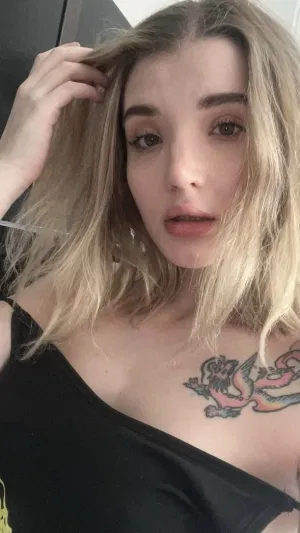 Lisa074, 20 years old from United States