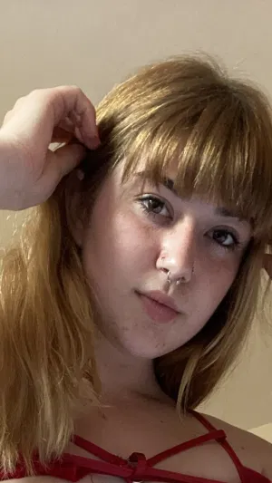 Emma-45, 21 years old from Australia