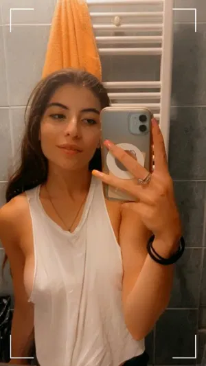 Rimi929, 19 years old from United States