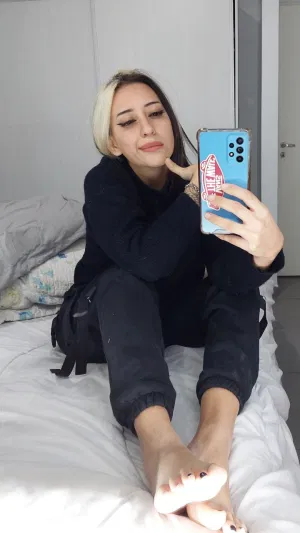 Elizaperkerp, 22 years old from United States