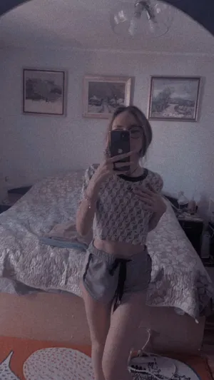 Emileya32's Profile Photo