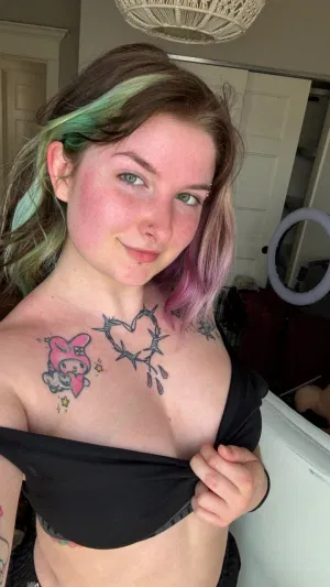 Juliaq71, 22 years old from United States