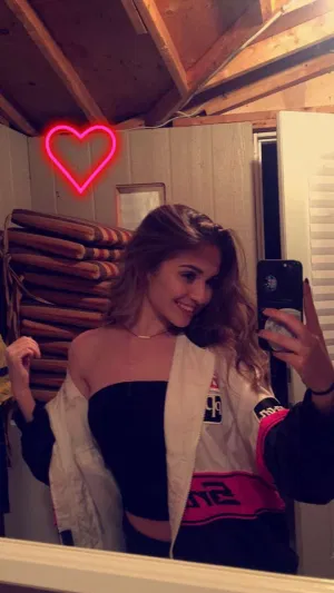 elzaeee3, 19 years old from United Kingdom