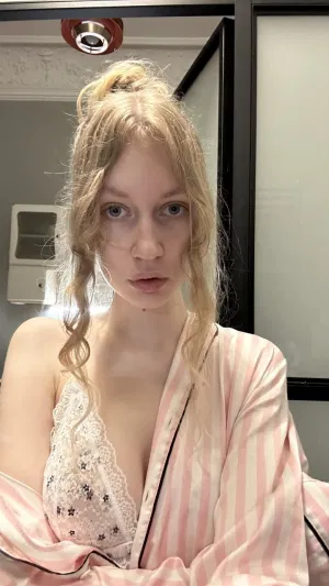 catiecatie, 18 years old from United States