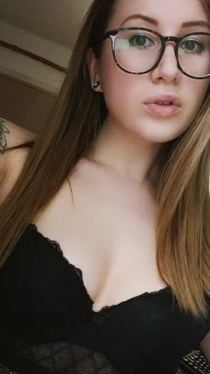 sabanahmoonn4, 21 years old from Australia