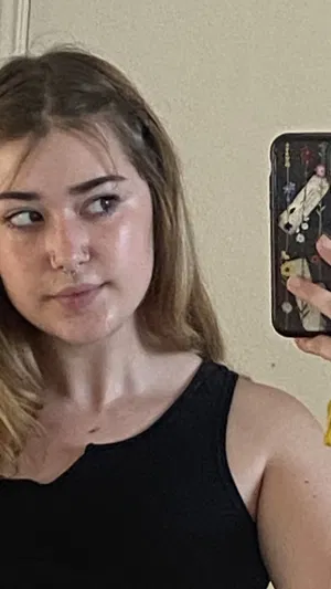 Olivia-0085, 22 years old from Australia