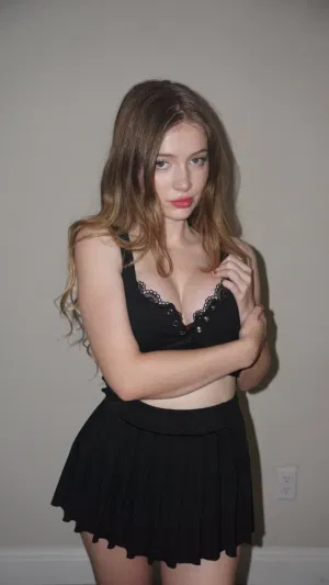 Maya33, 21 years old from United Kingdom