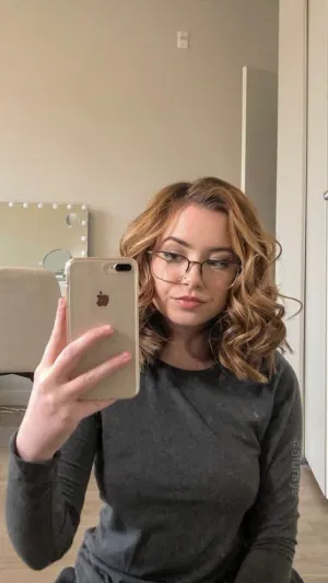 Nadiya_cum11, 19 years old from Germany