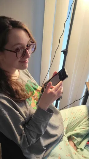 Nina-Williams, 19 years old from Australia