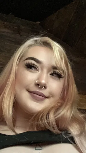 Emliy-56's Profile Photo