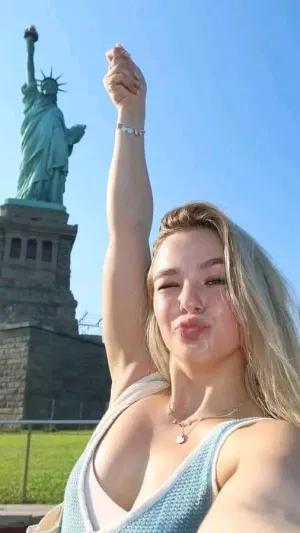 Alice5437, 23 years old from United Kingdom