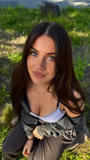 Adhara555, 21 years old from United Kingdom