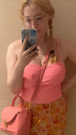 Emily_21's Cover Photo