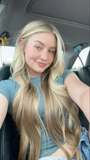 Meri-560, 22 years old from United States