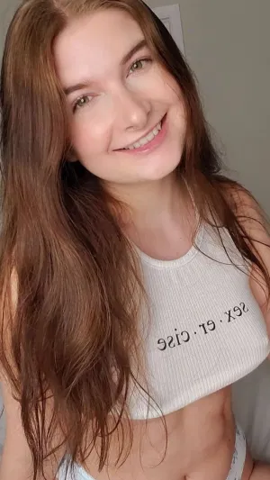 Merina2421, 24 years old from United Kingdom