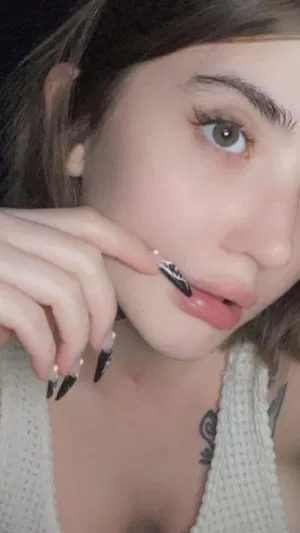 Sexy869, 20 years old from Singapore