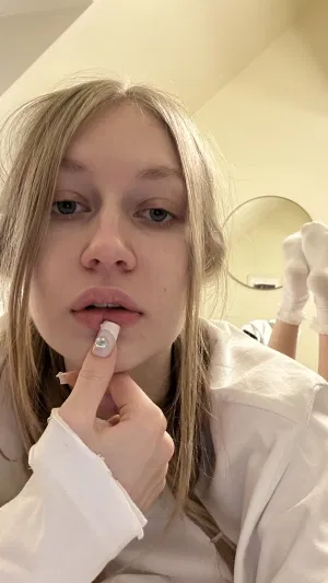 purecatepetal2, 18 years old from United States