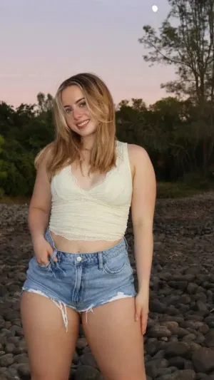 Milana554, 23 years old from United Kingdom