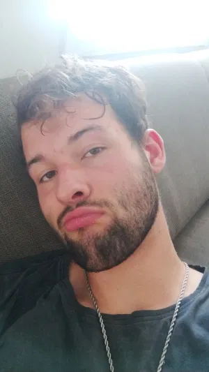 B0Red, 21 years old from Netherlands