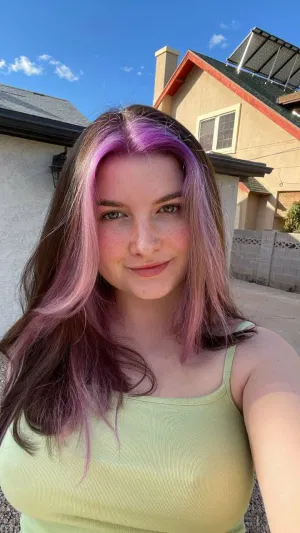 Juliaa222, 22 years old from United States