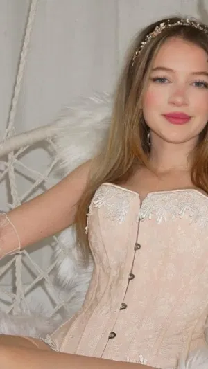 Daphne54, 22 years old from Norway