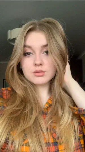 Ember4566, 22 years old from United States