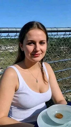 Carey25, 23 years old from United States