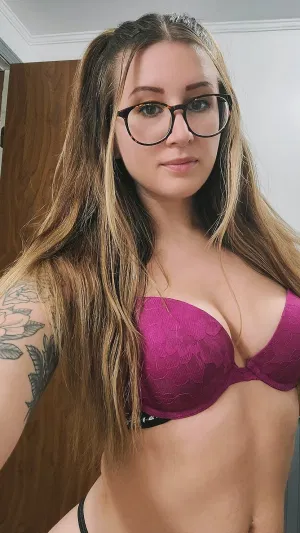 Gianna371, 21 years old from Australia