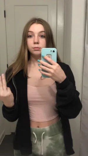 dara105, 19 years old from United States