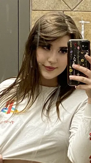 Emma---551, 22 years old from United States