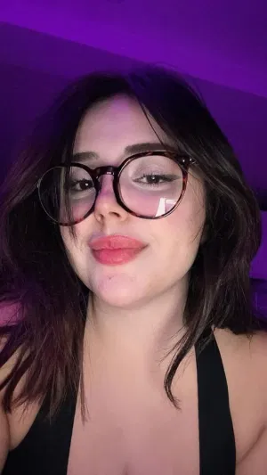 Camila846, 22 years old from United Kingdom