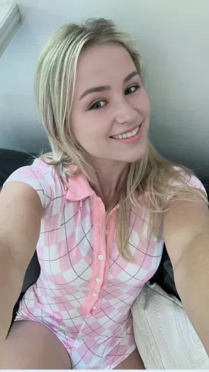 Riley254, 23 years old from United States