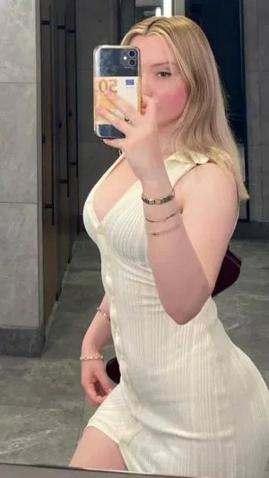 Vivienne593, 25 years old from United States