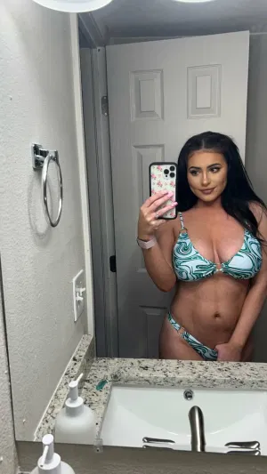 Sha5, 22 years old from United States