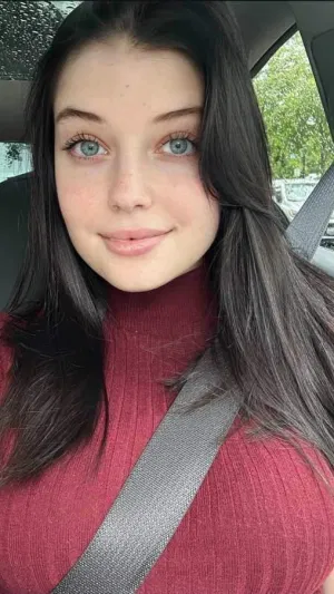 Ariyah175, 22 years old from United Kingdom