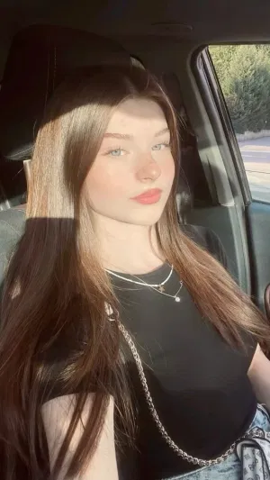 Sabrina2412's Profile Photo