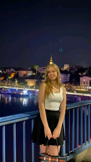 Aurora33, 24 years old from United States