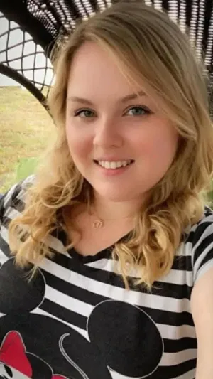 Harriet77, 23 years old from United States