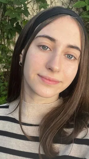 Esther214, 21 years old from United States