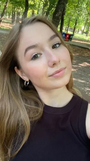 Halle348, 22 years old from United Kingdom