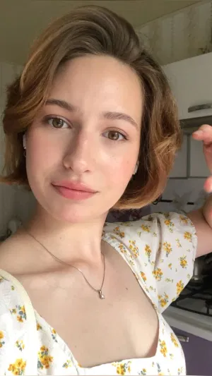 Della246, 22 years old from Germany