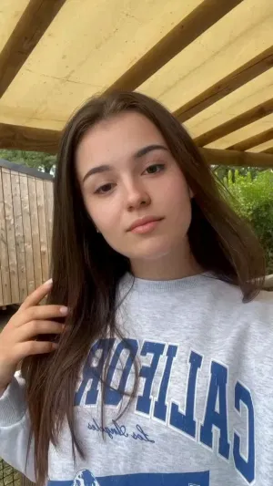 Jovie512, 22 years old from United States