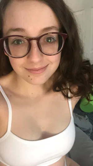 Candy771oqB, 20 years old from United Kingdom