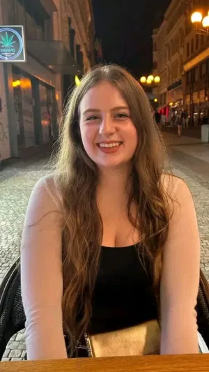 Ella002, 19 years old from Germany