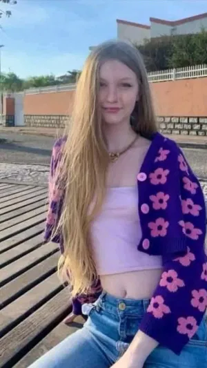 Isla354, 24 years old from United States