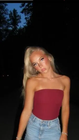 Penelope021, 21 years old from United Kingdom