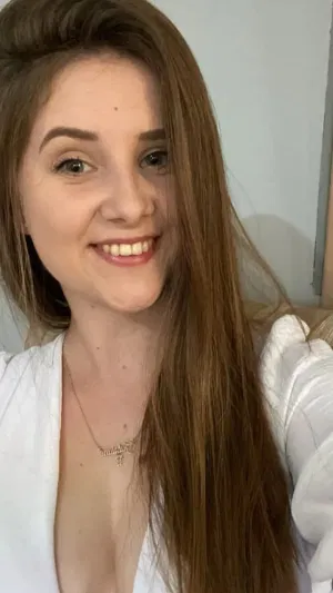 Amanda57, 23 years old from United States