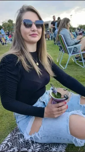 Kayla014, 23 years old from United Kingdom