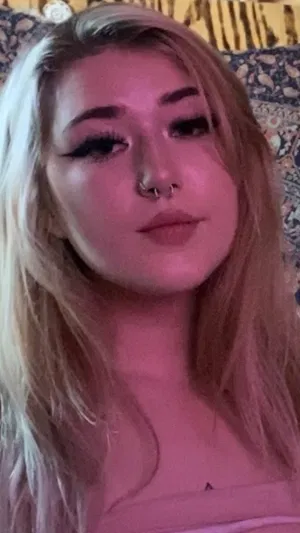 Emma-581, 21 years old from United States